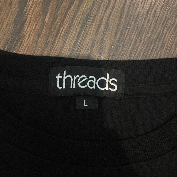 Threads T shirt - Picture 3 of 3